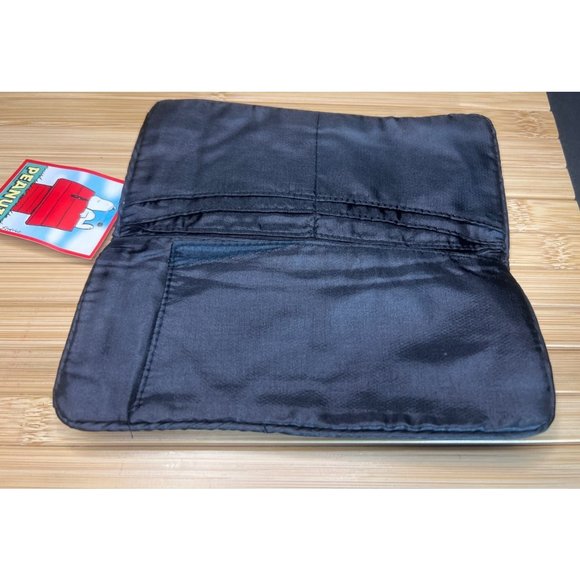 NWT Peanuts Snoopy Needlepoint Wallet Union Trading Retired New Womens Wallet - Picture 6 of 9